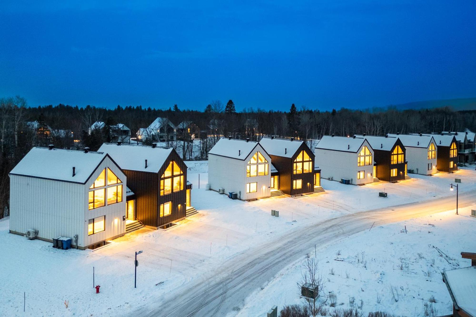 Sofa Villas Mont Sainte-Anne Beaupré Extérieur photo
